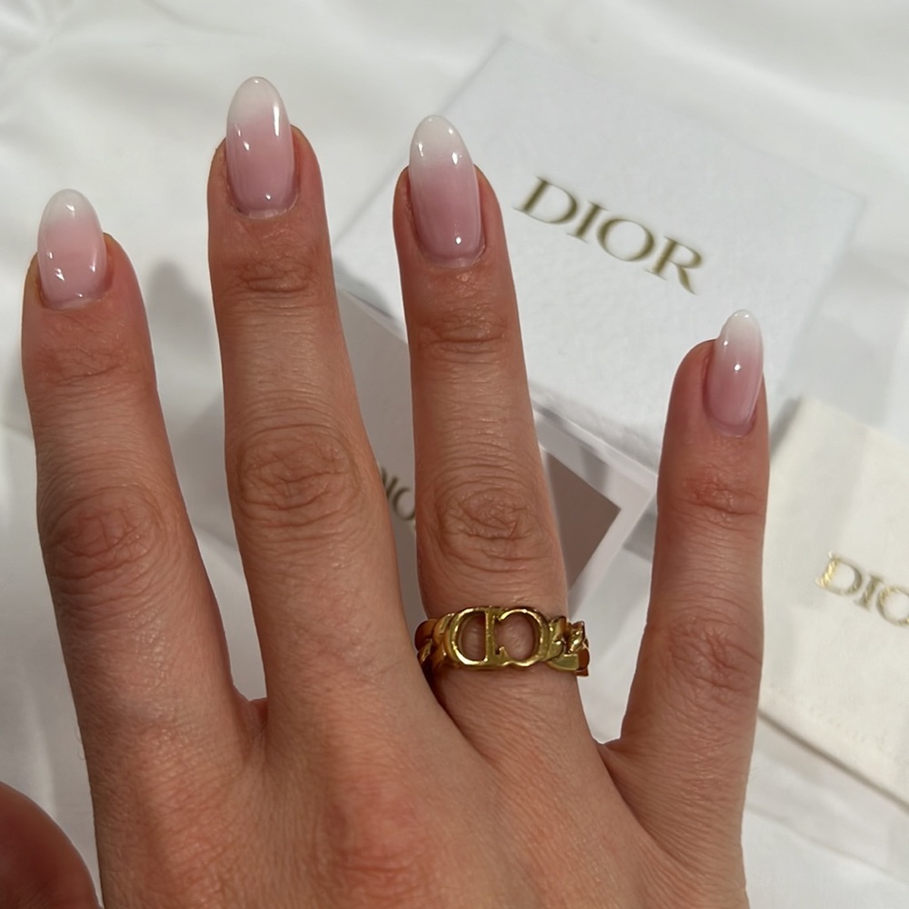 Dior - Picture 2 of 6